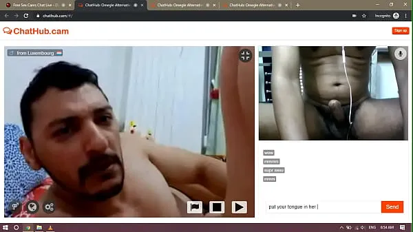 Visa Man eats pussy on webcam enhetsklipp