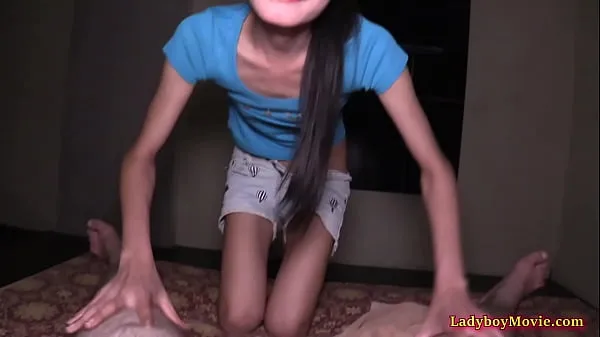 Ladyboy Ning Gives Mouth Before Ass Barebacking meghajtó klip megjelenítése