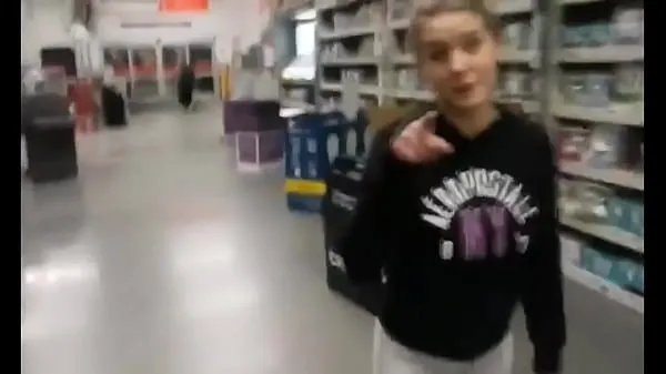 Stranger girl sucks my dick in Walmart meghajtó klip megjelenítése