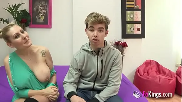 Zobrazit klipy z disku Nuria milf and her BIG TITS will fuck a twink that "could be her son". A sex lesson this ROOKIE won't forget