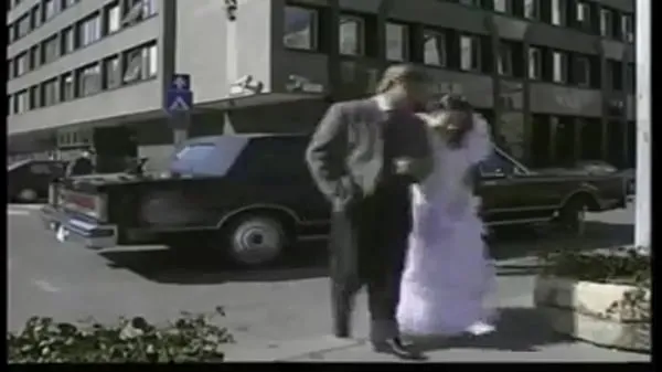 Prikaži WOMAN CHEATED HER HUSBAND ON WEDDING DAY - ERIKA BELLA / FULL DOWNLOAD LINK posnetke pogona