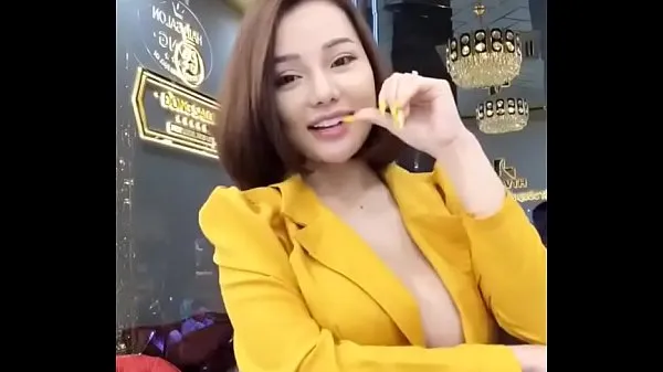 Show Sexy Vietnamese Who is she drive Clips