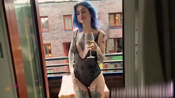 Flame Jade public sex on a balcony meghajtó klip megjelenítése