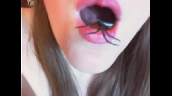 Vis A really strange and super fetish video spiders inside my pussy and mouth drev Clips
