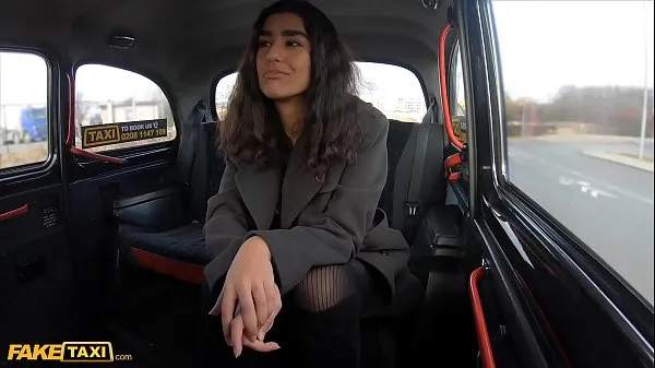 Visa Fake Taxi Asian babe gets her tights ripped and pussy fucked by Italian cabbie enhetsklipp