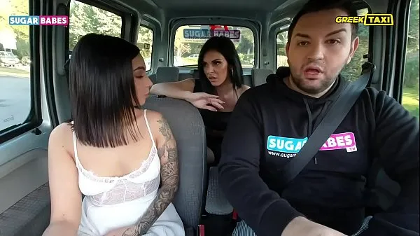 Vis SUGARBABESTV: Greek Taxi - Lesbian Fuck In Taxi stasjonsklipp