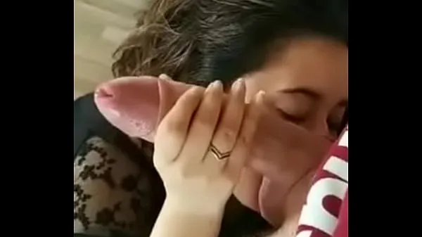 Amateur girl sucks his balls and his huge cock meghajtó klip megjelenítése
