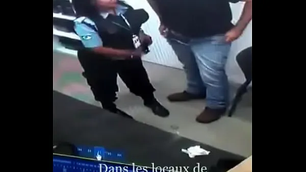 Zobraziť customs in Paris klipy z jednotky
