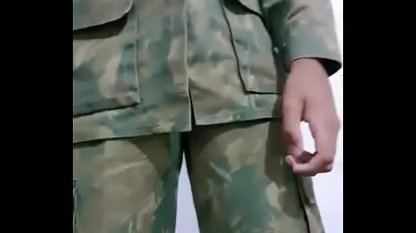Prikaži Brazilian military jacking off posnetke pogona