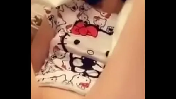 Tunjukkan Hello Kitty teen pisses seductively Klip pemacu