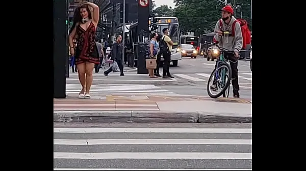 He provoked the delivery boy on Avenida Paulista Luana Kazaki meghajtó klip megjelenítése
