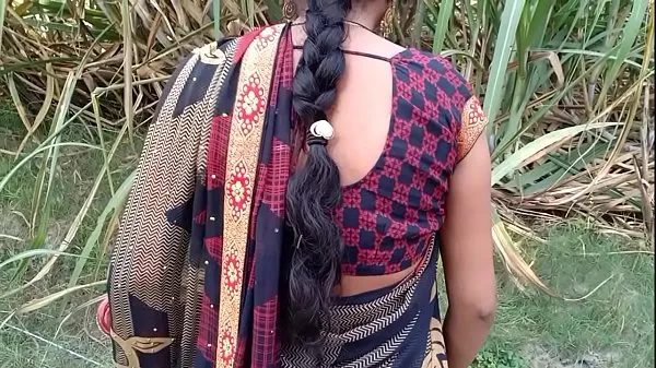 Hiển thị Indian desi Village outdoor fuck with boyfriend lái xe Clips