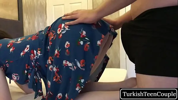 显示Turkish Stepmom seduces her stepson and gets fucked驱动器剪辑