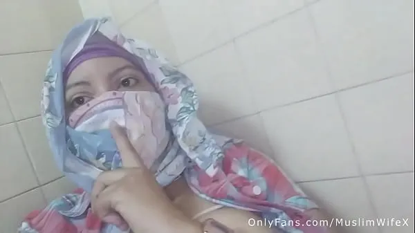 Hiển thị Real Arab عرب وقحة كس Mom Sins In Hijab By Squirting Her Muslim Pussy On Webcam ARABE RELIGIOUS SEX lái xe Clips