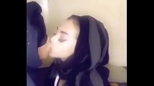 Hiển thị 2 Muslim Girls Twerking in Niqab lái xe Clips