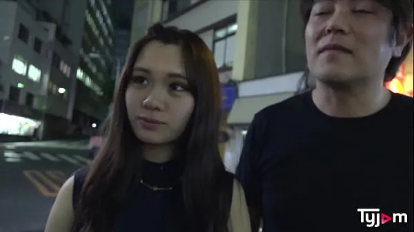 Pokaż klipy Naughty japanese Aiko does a threesome with his boyfriend napędu