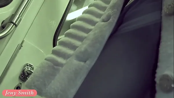 إظهار مقاطع محرك الأقراص A Subway Groping Caught on Camera