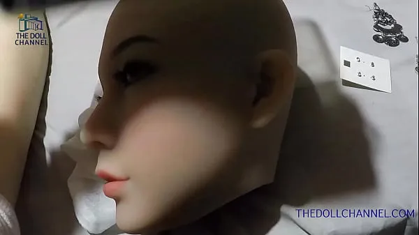 Sex Doll 101: Piercing Doll Ears meghajtó klip megjelenítése
