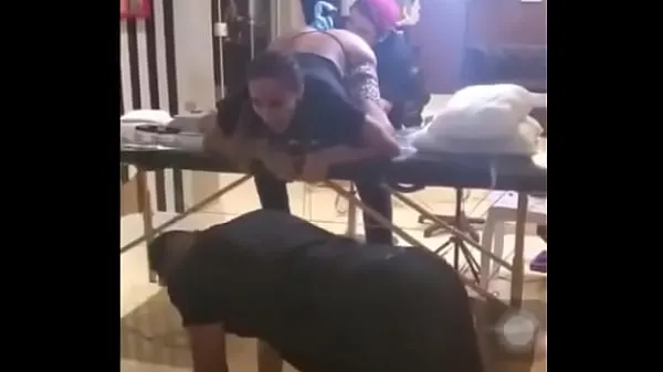 แสดง Anitta tattooing the cu คลิปการขับเคลื่อน