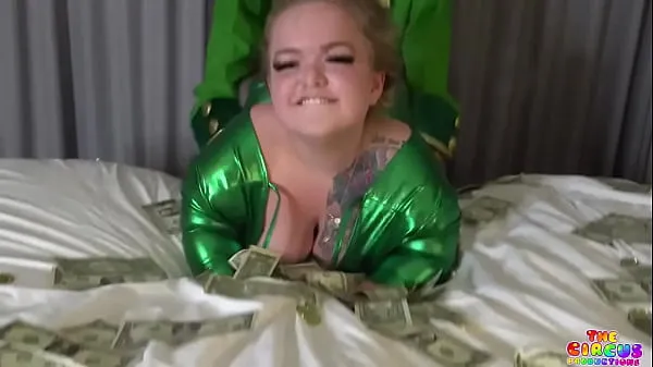 Prikaži Fucking a Leprechaun on Saint Patrick’s day posnetke pogona