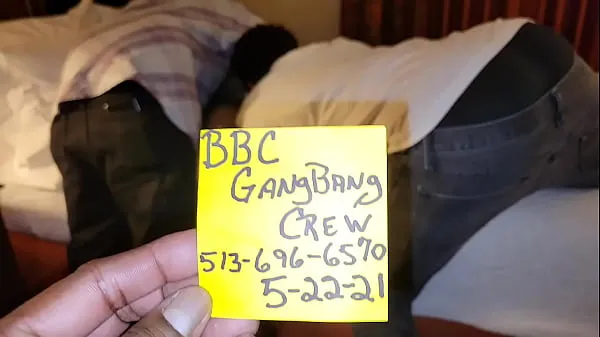 Tampilkan WATCH US BBC GANGBANG FUCK YOUR WOMAN'S WET PUSSY drive Klip