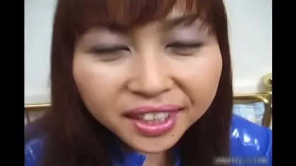 Pokaż klipy Cute asian teen having fun napędu
