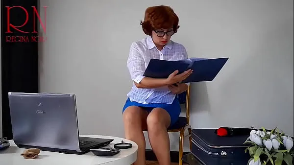 แสดง Shaggy submits Velma to undress. Velma masturbates and reaches an orgasm! FULL VIDEO คลิปการขับเคลื่อน