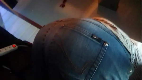 Prikaži Denim butt jeans posnetke pogona