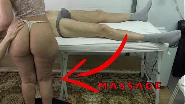 Prikaži Maid Masseuse with Big Butt let me Lift her Dress & Fingered her Pussy While she Massaged my Dick posnetke pogona