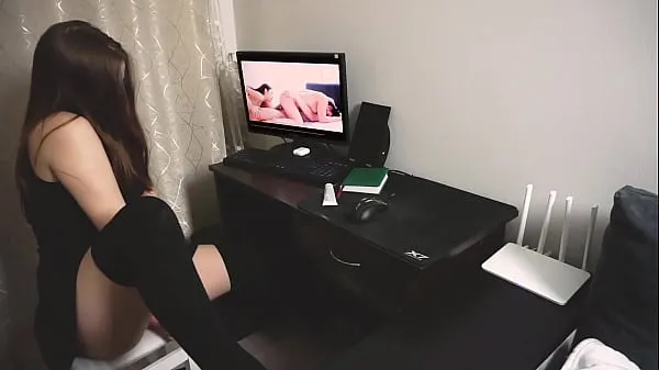 This Girl Dreams of Threesome like in Porn Movie - Powerfull Orgasm 드라이브 클립 표시