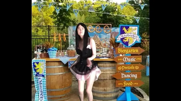 Klipleri Bavarian Oktoberfest for sexy Chinese teen Alexandria Wu sürücü gösterme
