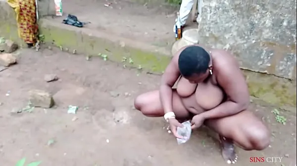 African Gift washed her pussy thoroughly before fucking the kings son outdoor ड्राइव क्लिप्स दिखाएँ