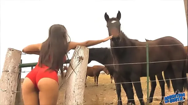 Vis The Hot Lady Horse Whisperer - Amazing Body Latina! 10 Ass stasjonsklipp