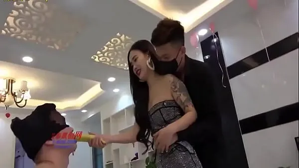 Hiển thị chinese femdom couple lái xe Clips