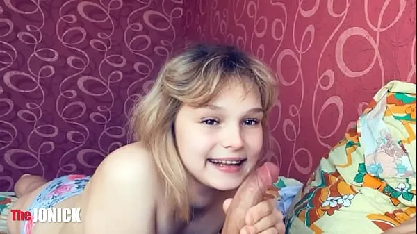 Näytä Naughty Stepdaughter gives blowjob to her / cum in mouth ajoleikettä