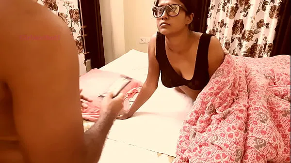 Tampilkan Indian Step Sister Fucked by Step Brother - Indian Bengali Girl Strip Dance drive Klip
