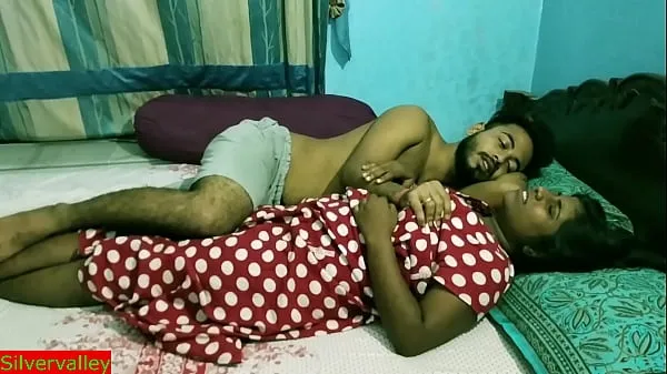 Visa Indian teen couple viral hot sex video!! Village girl vs smart teen boy real sex enhetsklipp