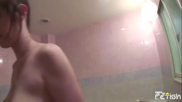 Pokaż klipy Busty Japanese girl takes a hot shower and gets dressed napędu
