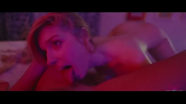 Lesbian sex between a Latin girl and Ukrainian big natural tits ڈرائیو کلپس دکھائیں