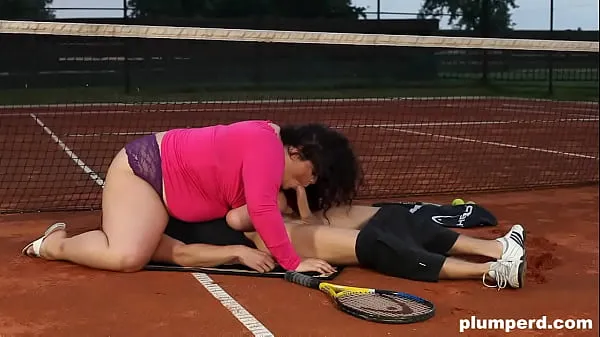 Tunjukkan Viktorie the fat tennis teacher Klip pemacu