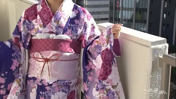 Afficher Rei Kawashima Présentation d'un nouveau travail de "Kimono", une catégorie spéciale de la série de collection de modèles populaires car il s'agit d'un seijin-shiki 2013 ! Rei Kawashima appar Drive Clips