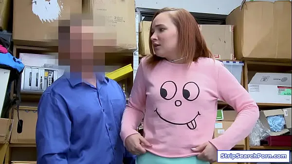Näytä An officer caught a teen shoplifter then conducted a strip redhead babe cooperates,blowjobs him then gets fucked for him to let her go ajoleikettä