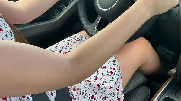 Pokaż klipy Stepmother: - Okay, I'll spread your legs. A young and experienced stepmother sucked her stepson in the car and let him cum in her pussy napędu