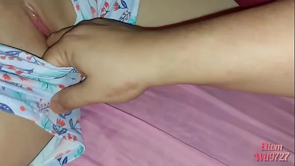 Zobraziť xxx desi homemade video with my stepsister first time in her bed we do things under the covers klipy z jednotky
