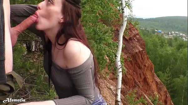 Visa Sensual Deep Blowjob in the Forest with Cum in Mouth enhetsklipp