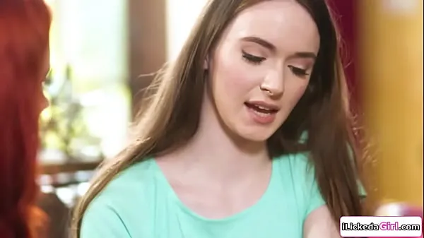 Lesbian teen licks stepmoms hairy pussy meghajtó klip megjelenítése