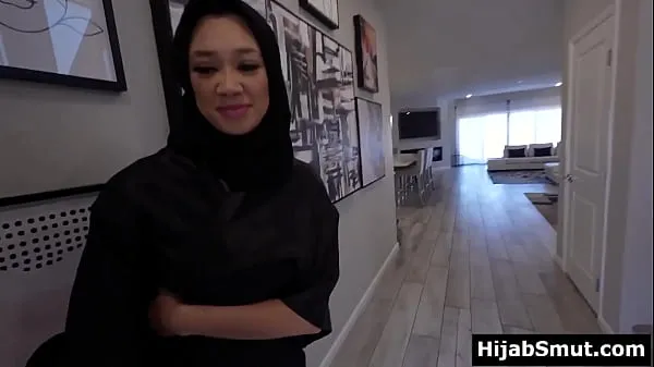 Hiển thị Muslim girl in hijab asks for a sex lesson lái xe Clips
