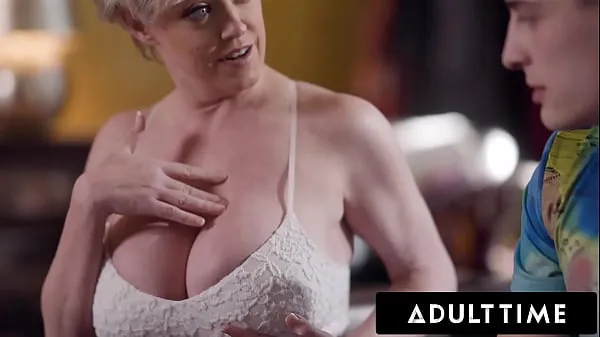 แสดง ADULT TIME - Dee Williams' Stepson Can't Take His Eyes Off Of His Stepmom's Big Tits คลิปการขับเคลื่อน