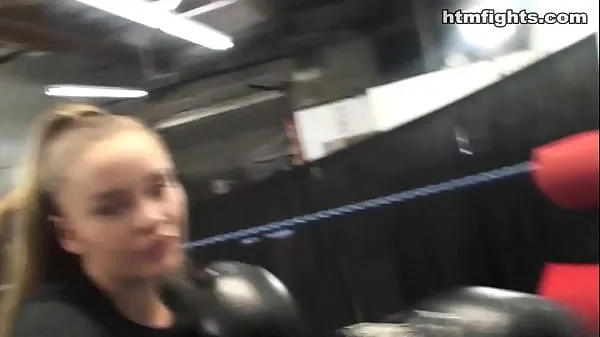 Näytä New Boxing Women Fight at HTM ajoleikettä