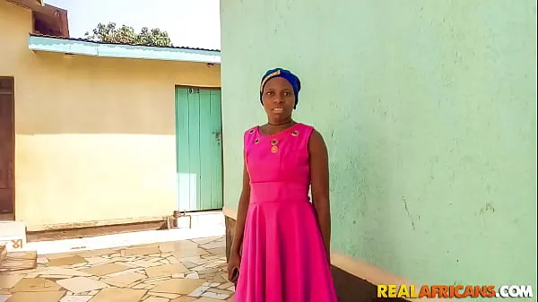 Tampilkan Black Nigerian Dinner Lady Gets Huge Ebony Cock For Lunch drive Klip